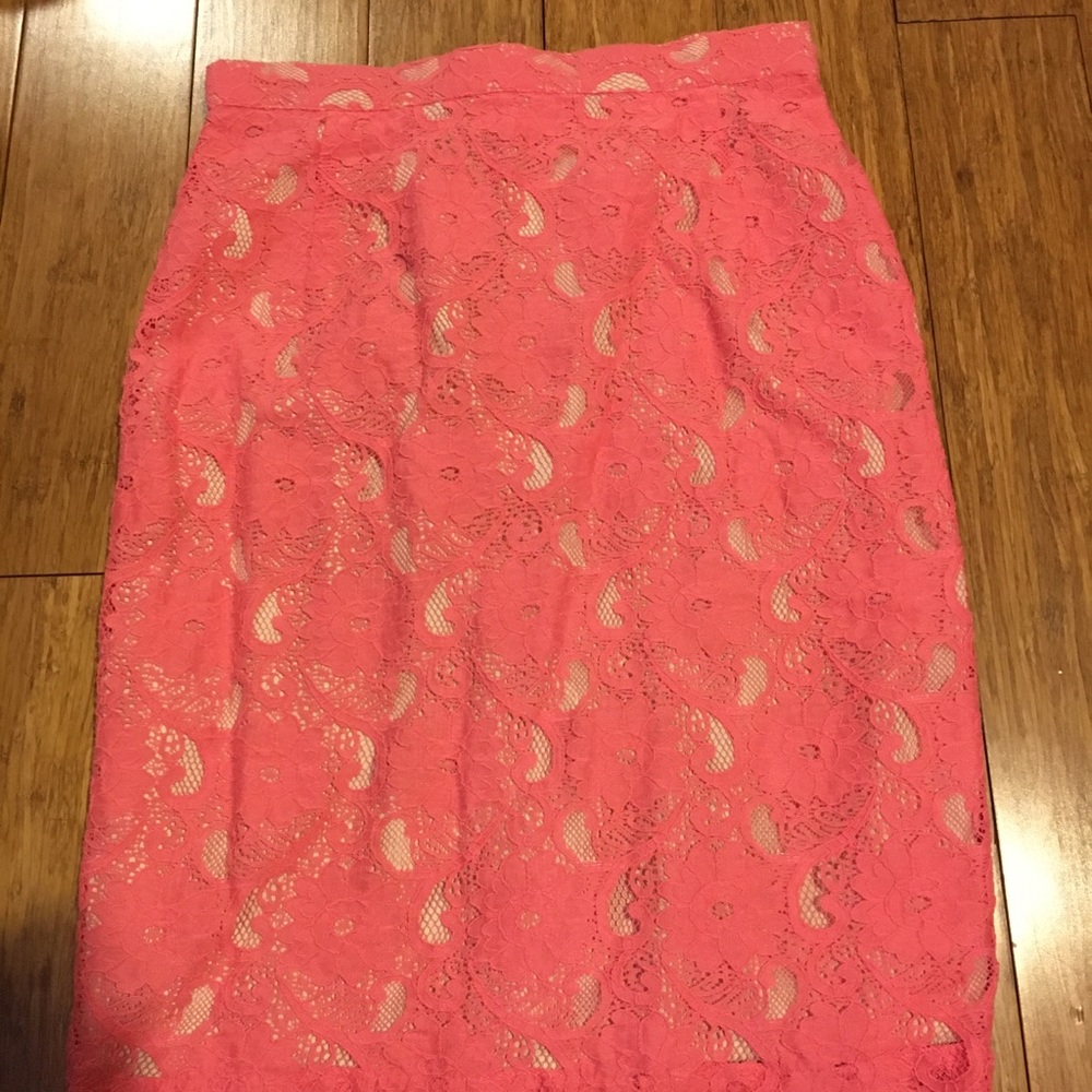LOT OF 3 HM SKIRTS